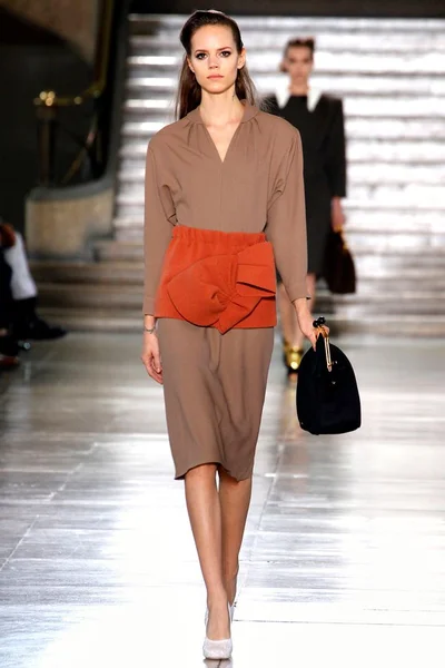 Look 2